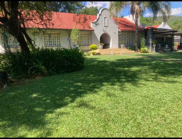 4 BEDROOM HOUSE FOR SALE IN PROTEA PARK